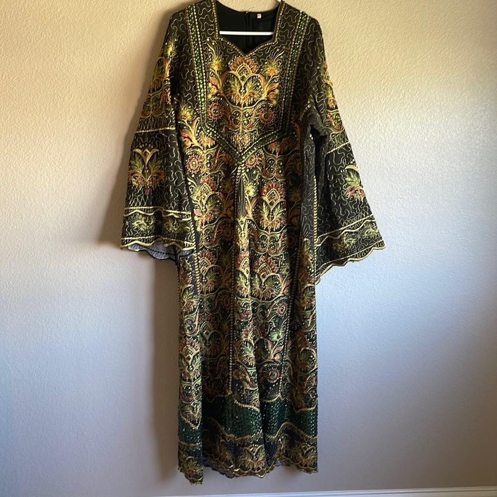 Traditional Palestinian Thobe Dress